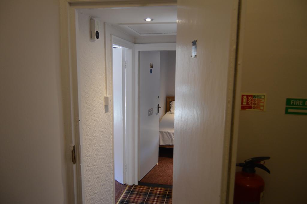 The Crown Inn Hotel Long Melford Room photo